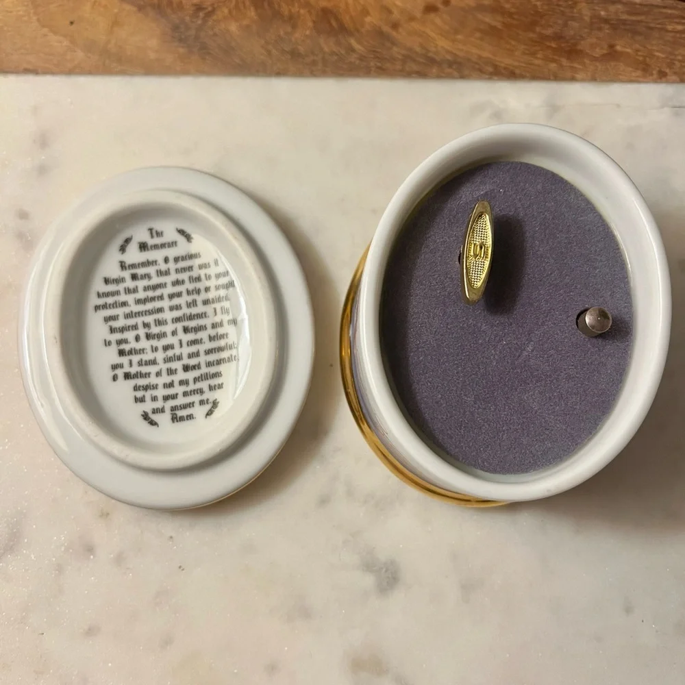 Music Box - Picture 3 of 5